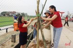 Đoàn cơ sở Agribank tỉnh Hà Tĩnh tài trợ cây xanh xây dựng nông thôn mới