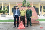 Bàn giao cá thể trăn đất nặng hơn 5 kg cho Vườn Quốc gia Vũ Quang