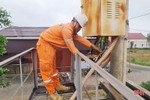 Công nhân Điện lực Hà Tĩnh “mê” sáng kiến kỹ thuật