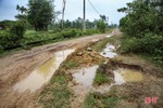 Người dân Phú Lộc chịu cảnh “nắng bụi, mưa lầy” vì đường thi công dang dở
