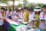 Hơn 500 giáo viên, học sinh Hương Khê tham gia Ngày sách và văn hóa đọc