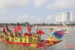 Tranh tài đua thuyền trên biển ở Cẩm Xuyên
