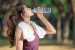 Lý do uống nhiều nước giúp giảm cân nhanh