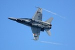 Chiến đấu cơ F-18 lao thẳng xuống đất tại căn cứ ở Tây Ban Nha