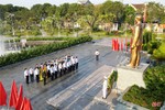 Lãnh đạo tỉnh Hà Tĩnh dâng hương tưởng niệm Chủ tịch Hồ Chí Minh