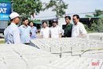 Thôn nghèo Hương Khê được hỗ trợ gần 210 triệu đồng xây dựng nông thôn mới