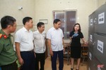 Chủ tịch UBND tỉnh kiểm tra công tác chuẩn bị tại các điểm thi ở Can Lộc, Thạch Hà