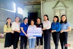 Phụ nữ Hà Tĩnh huy động 450 triệu đồng tặng quà cho trẻ em nghèo