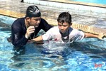 Doanh nghiệp tài trợ mở lớp học bơi miễn phí ở Hương Sơn