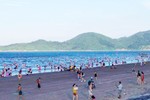Biển Lộc Hà đón hơn 5.000 lượt khách du lịch mỗi ngày