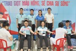 Cán bộ, nhân viên VietinBank Hà Tĩnh hiến tặng 100 đơn vị máu
