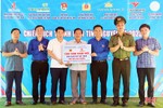 Hơn 400 triệu đồng từ chương trình “Hành trình về quê hương cách mạng” đến với Hà Tĩnh