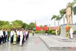 Lãnh đạo tỉnh dâng hương tưởng niệm Chủ tịch Hồ Chí Minh
