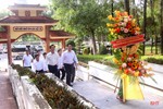 Bộ trưởng Bộ TN&MT Đặng Quốc Khánh tri ân các anh hùng liệt sỹ tại Ngã ba Đồng Lộc