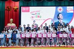 Prudential và Báo Hà Tĩnh trao tặng 20 xe đạp cho học sinh nghèo hiếu học