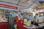 Hơn 80 gian hàng tham gia Hội chợ Thương mại du lịch huyện Nghi Xuân