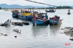 Xác tàu thuyền ngổn ngang ở vùng biển Cửa Nhượng