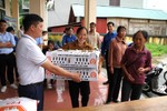 Japfa Việt Nam trao tặng 10.000 gà giống cho bà con nông dân