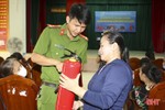 Hỗ trợ 100 bình chữa cháy cho hộ nghèo, chính sách ở TX Hồng Lĩnh