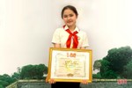 Nữ sinh Hà Tĩnh nhận bằng khen tại Liên hoan Chỉ huy Đội giỏi toàn quốc