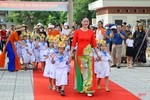 Sáng nay, hơn 27.700 học sinh lớp 1 ở Hà Tĩnh tựu trường