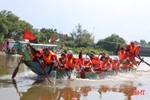 Hơn 200 VĐV tranh giải đua thuyền trên sông Rào Cái