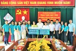 Trao tặng 25 bộ máy tính cho trường học ở Hương Khê