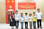 Trao học bổng cho 62 học sinh gặp hoàn cảnh khó khăn ở Hương Khê