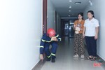 Cảnh sát phòng cháy Hà Tĩnh hướng dẫn kỹ năng thoát nạn trong tình huống khẩn cấp