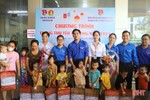 Tặng quà Trung thu cho trẻ em đang điều trị tại Bệnh viện Đa khoa TP Hà Tĩnh