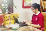 Học sinh Hà Tĩnh làm bánh Trung thu gây quỹ cho trẻ em nghèo