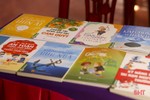 Thư viện Hà Tĩnh trao tặng 2.807 bản sách cho 13 nhà văn hóa cơ sở