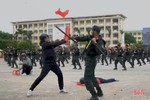 Xem chiến sỹ công an Hà Tĩnh biểu diễn võ thuật với gậy tông pha