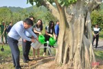 Vietcombank Hà Tĩnh trồng cây xanh tại Khu di tích Ngã ba Đồng Lộc