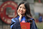 Thủ khoa trường Ngoại thương quê Hà Tĩnh: Vừa xinh đẹp, vừa học giỏi!