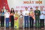Chủ tịch UBND tỉnh chung vui ngày hội đại đoàn kết ở Vũ Quang