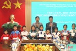 CLB Golf doanh nhân Nghệ Tĩnh trao 50 suất học bổng tại Nghi Xuân