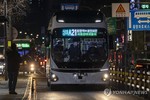 Thí điểm tuyến xe buýt tự hành ban đêm đầu tiên trên thế giới