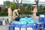 Bắt xe tải chở 1.630 chai “rượu ngoại” không rõ nguồn gốc qua Hà Tĩnh