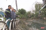 Ngộp thở bên bờ kênh ô nhiễm trầm trọng ở Kỳ Tân