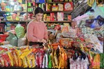 Buôn bán ế ẩm, tiểu thương chợ lớn nhất Hà Tĩnh dè dặt nhập hàng tết
