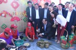 Phó Chủ tịch Quốc hội tham gia “phiên chợ 0 đồng” với người nghèo Hà Tĩnh
