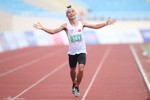 Hoàng Nguyên Thanh phá kỷ lục marathon tồn tại 21 năm