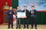 Vietinbank Hà Tĩnh trao 200 suất quà tết cho người dân Hương Sơn