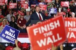 Ông Trump lên kế hoạch trục xuất “hàng triệu người nhập cư”