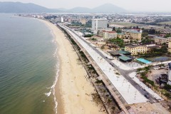 Hàng trăm người ra quân làm sạch bãi biển Thiên Cầm