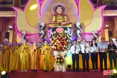 Lãnh đạo tỉnh Hà Tĩnh chúc mừng Đại lễ Phật đản năm 2024