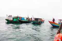 Tìm kiếm vợ chồng ngư dân mất tích trên vùng biển Hà Tĩnh
