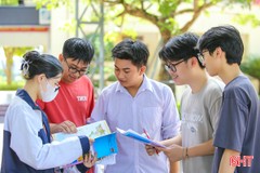 Thí sinh Hà Tĩnh hoàn thành bài thi tổ hợp Khoa học tự nhiên và Khoa học xã hội