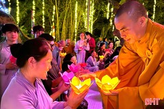 Hàng nghìn thiện nam, tín nữ tham gia lễ hội chùa Kim Dung